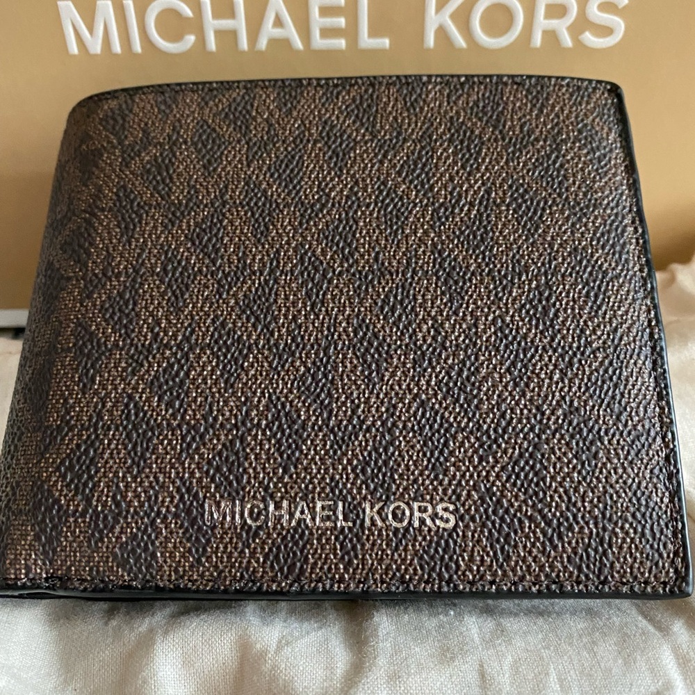 Authentic Michael Kors Men’s billfold wallet with coin pouch Brown MK Logo